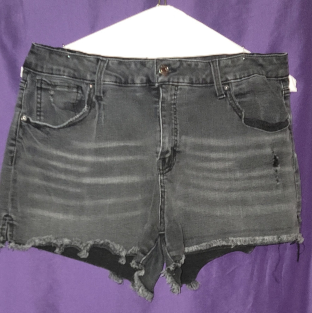 Time & Tru Jean shorts